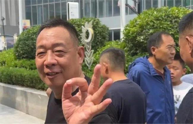 律师谈胖东来起诉柴怼怼 真相背后的舆论风波